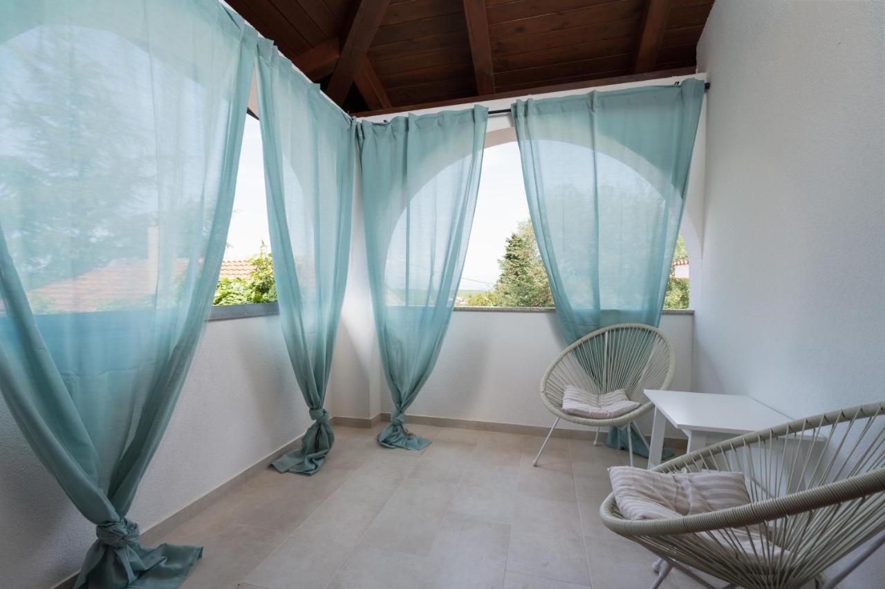 Stone Lady Holiday Home With Pool&Hot Tub,Sauna,Bbq,Garden Rasopasno Exterior photo